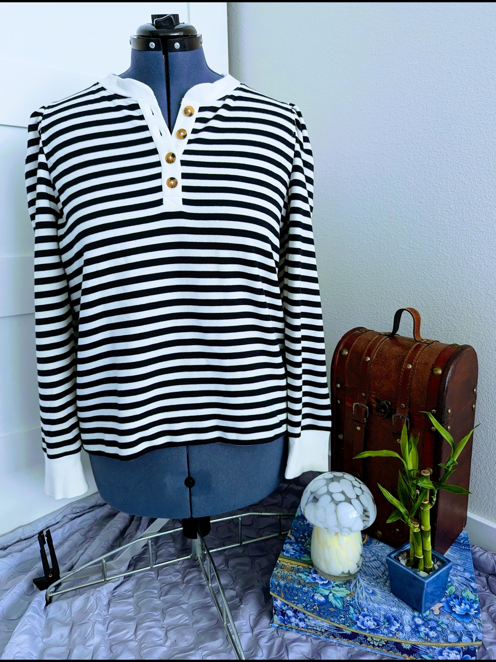 NWOT LOFT Striped Black & White Puff Sleeve Henley - L